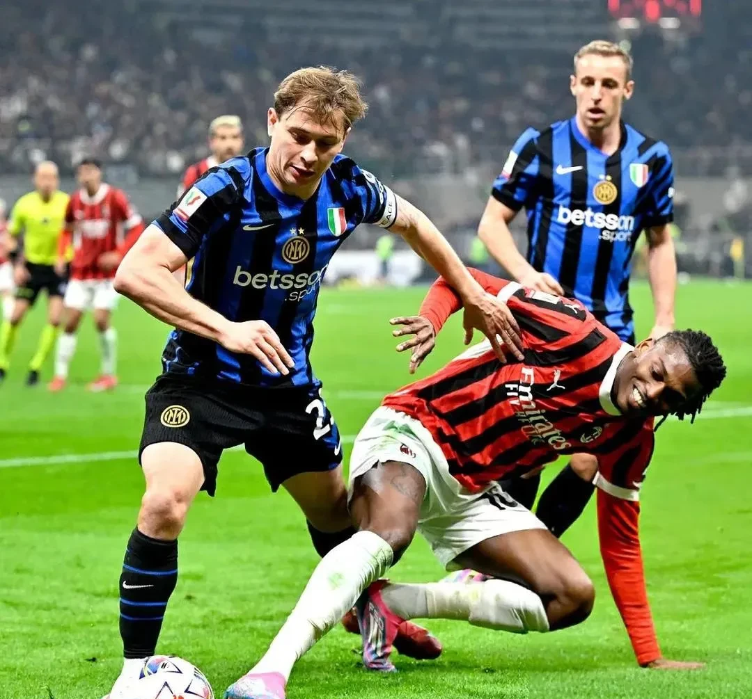 关于冲刺阶段AC米兰调整名单以备欧篮联;队长鼓劲环节打磨;话题不断;训练强度明显提升的信息 关于冲刺阶段AC米兰调整名单以备欧篮联;队长鼓劲环节打磨;话题不断;训练强度明显提升的信息