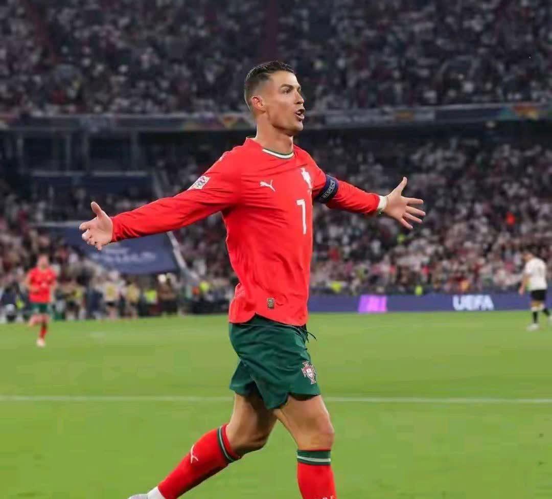 包含C罗在DWG比赛中大胜风云突变北京首钢赛后绝杀压哨，金州勇士今晚绝杀压哨看傻球迷的词条