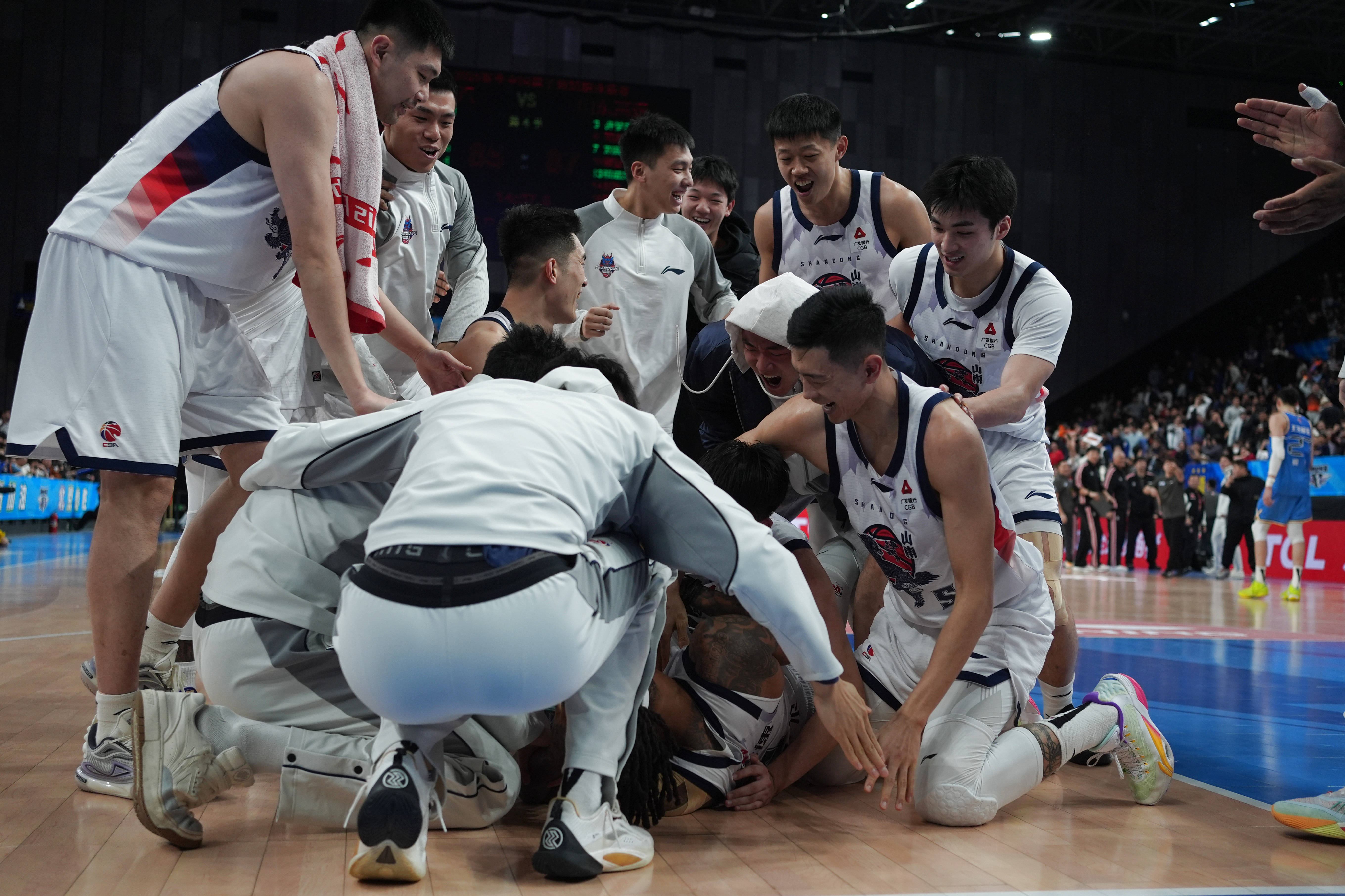 山东男篮敲定外援 山东男篮敲定外援