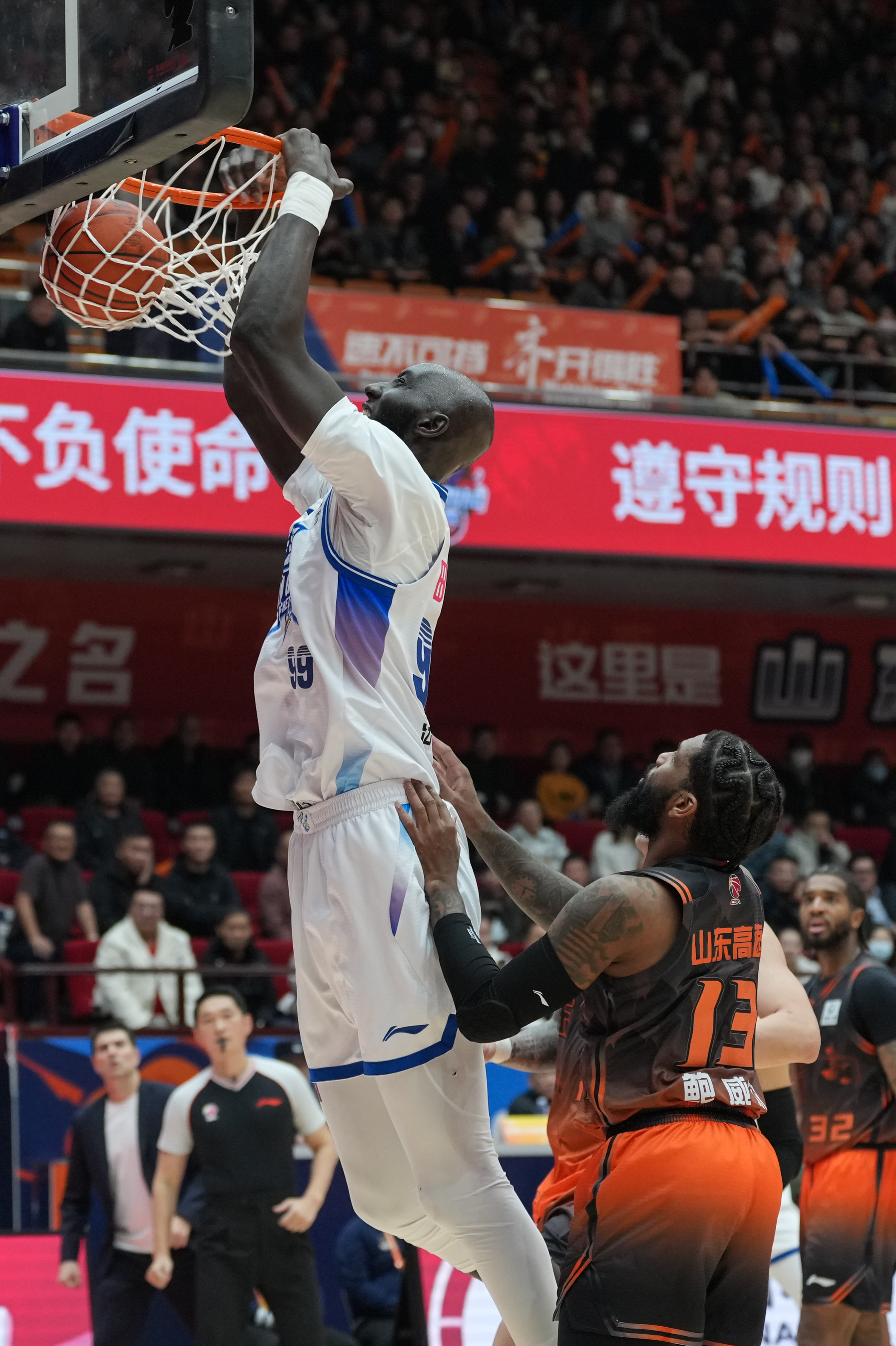 山东男篮敲定外援 山东男篮敲定外援